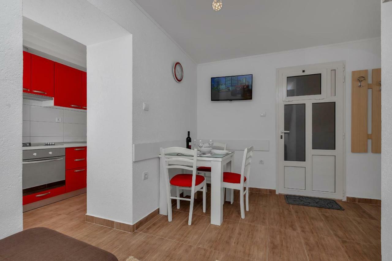 Apartmani Mona 마카르스카 외부 사진